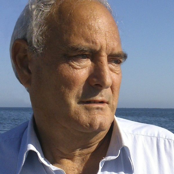 Carlos G Navarro