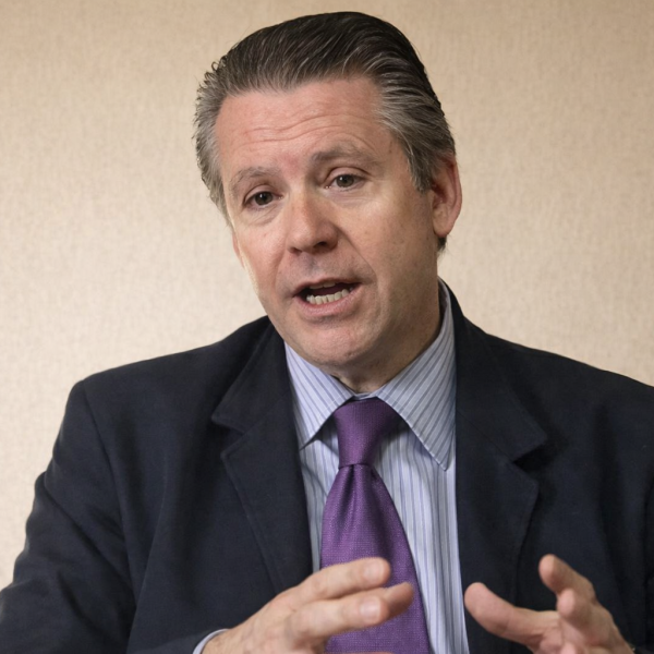 MANUEL ÁNGEL VÁZQUEZ MEDEL. foto para BECA